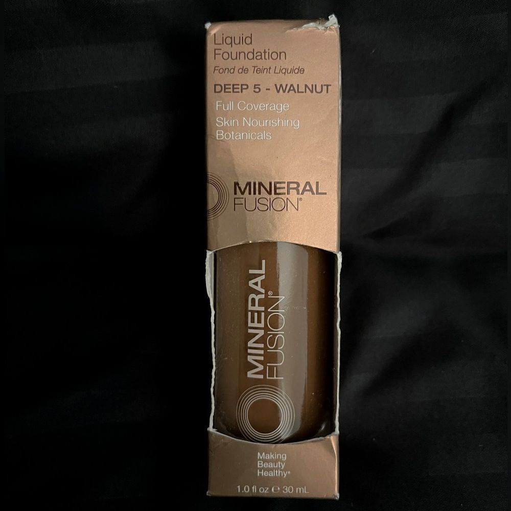 NWT Mineral Fusion Liquid Foundation ✨